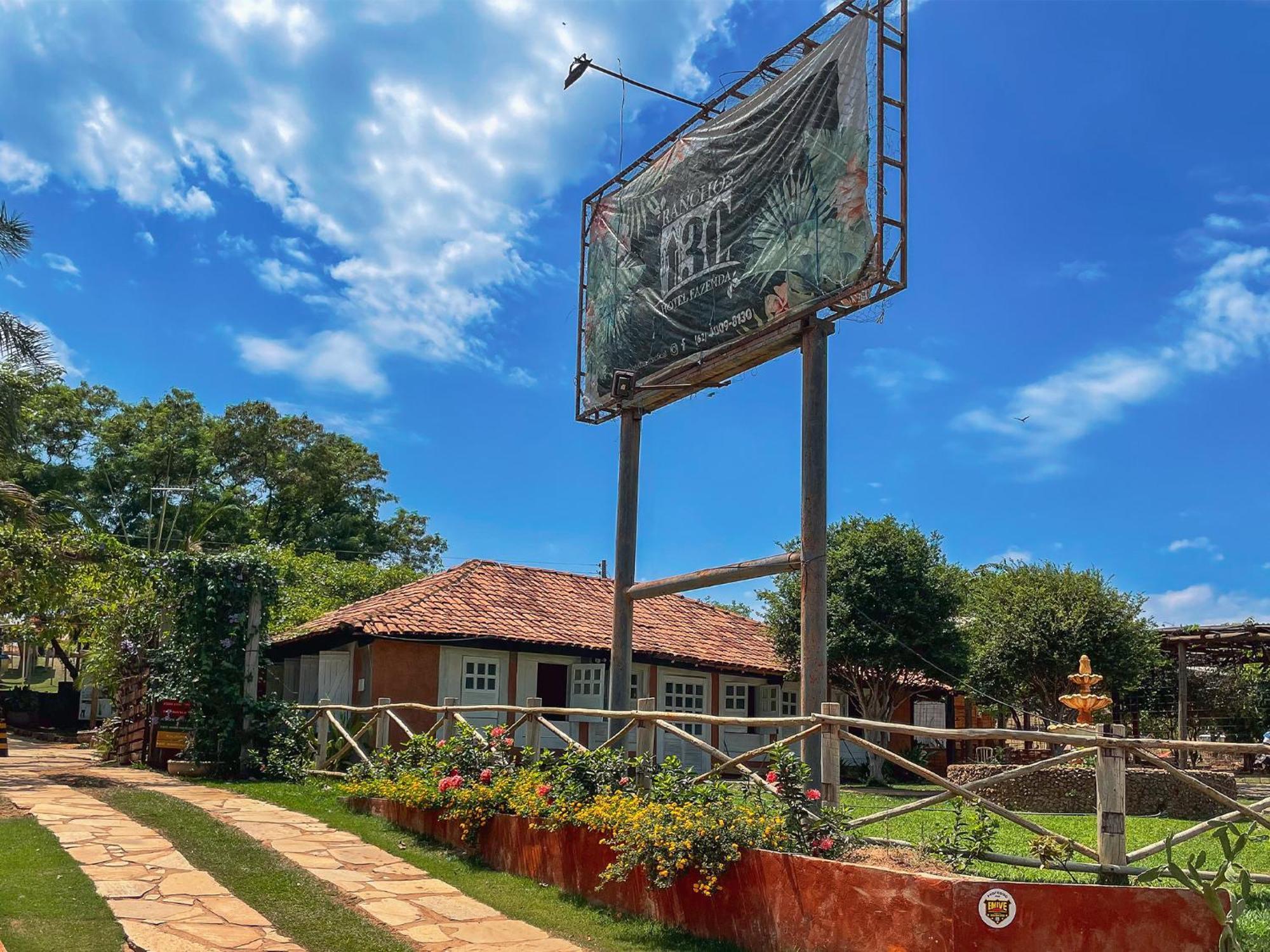 Ranchos 30 Hotel Fazenda Hidrolandia  Екстер'єр фото